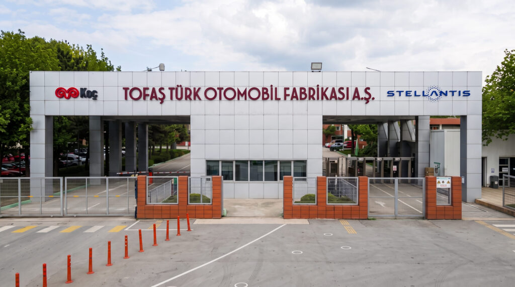 Tofaş Bursa fabrikasında banttan inen 7,5 milyonuncu araç töreni kapak görseli